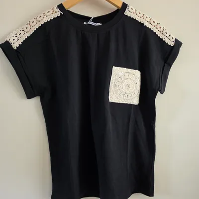 T-shirt noir Monte Cervino avec détails crochet et sequins - S/M